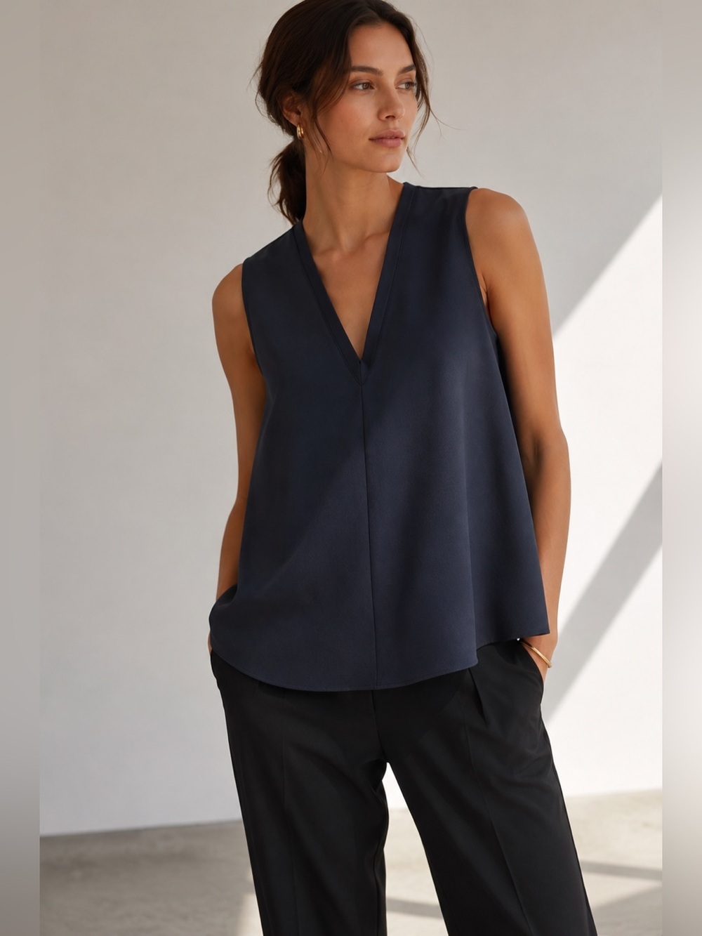 Theory Sleeveless V-Neck Top | Women’s XS | Charcoal Blue-Gray